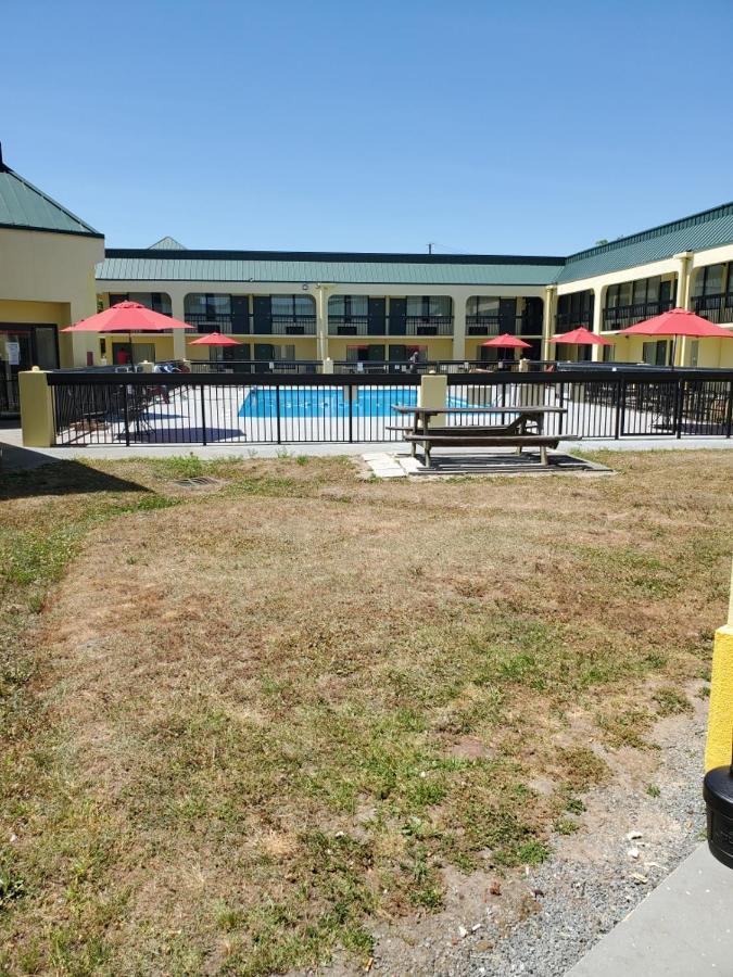 Red Carpet Inn Kinston Exterior photo